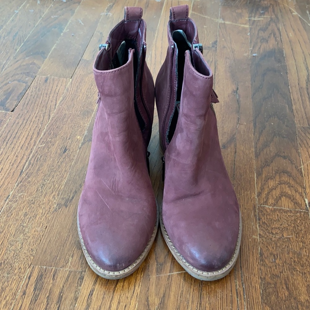 Blonde ankle boot